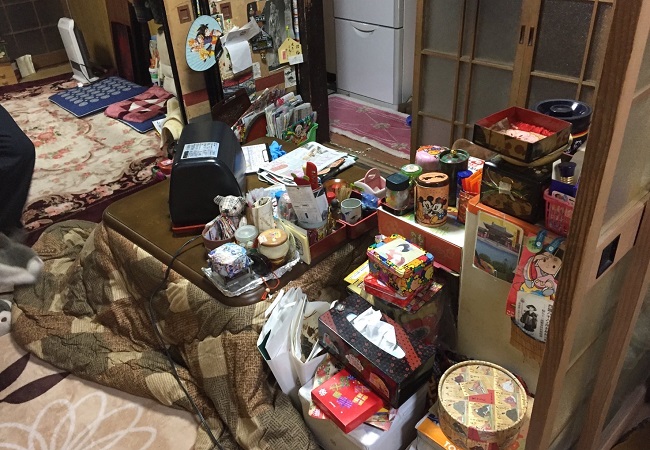 荷物が増えてきている部屋